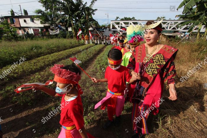 5 Pakaian Adat Hari Pendidikan Nasional yang Dapat Digunakan Siswa